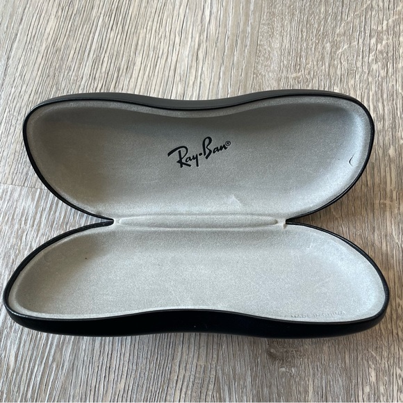 RAY-BAN Black Leather Glasses Case - Picture 8 of 10